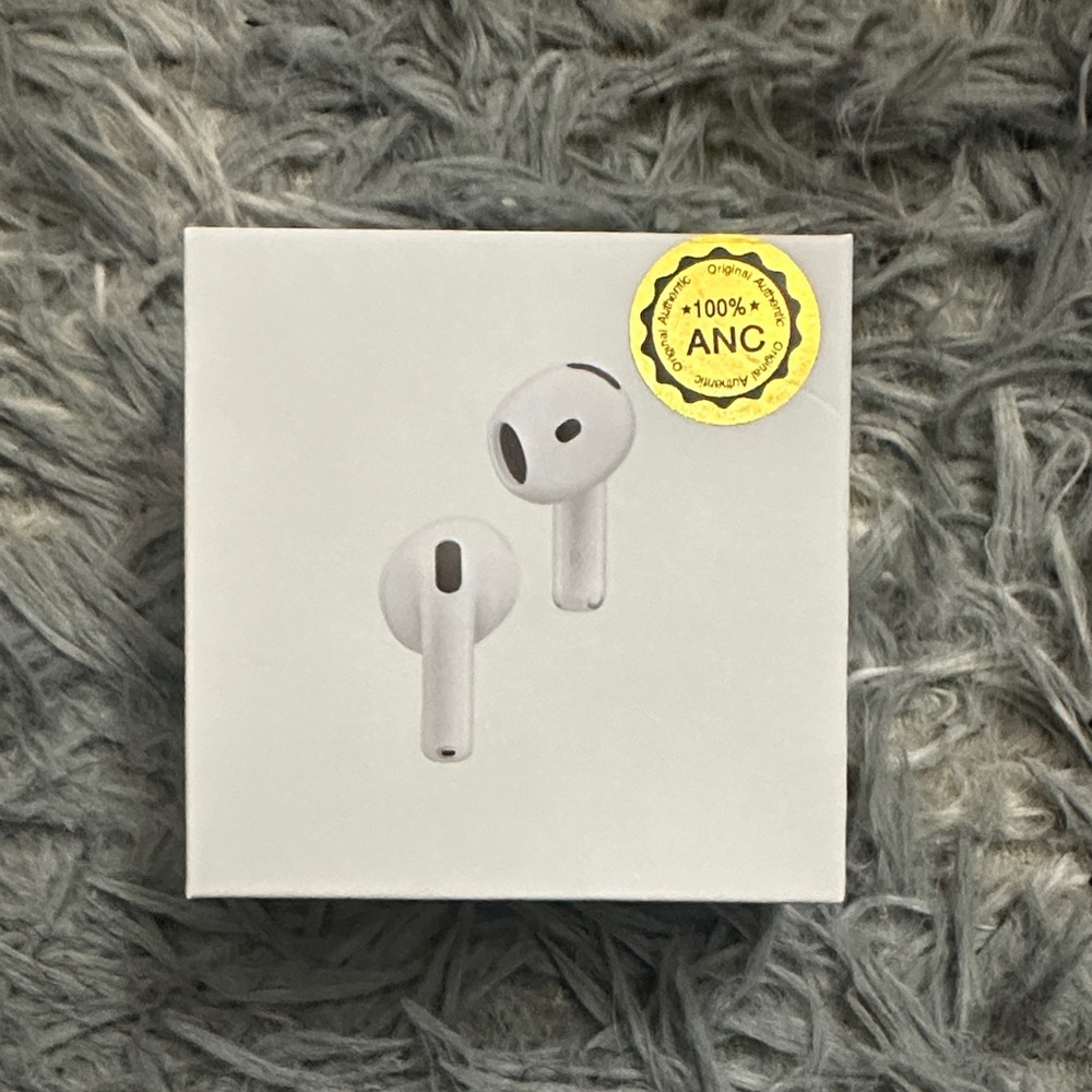 Wireless Earbuds in White